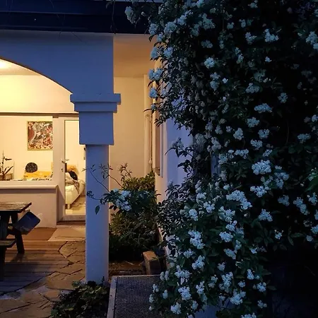 Lovely With Barbecue Terrace And Free Parking On Premises Ubytování v soukromí *
